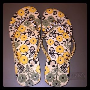 Vera Bradley flip flops